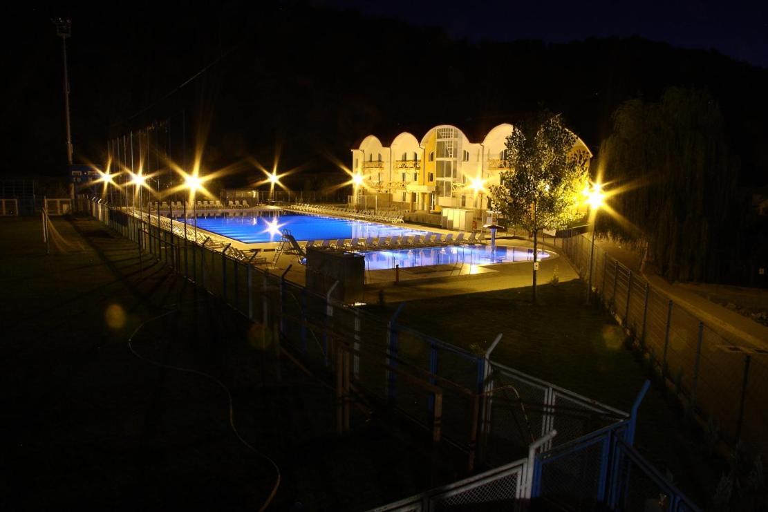 Oras Zlatna Hotel Buitenkant foto